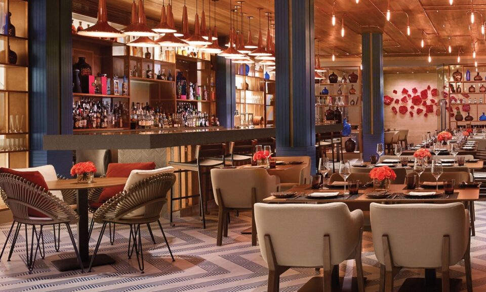 Restaurante dentro de hotel segue outra convenção e outro piso, imagem ilustrativa