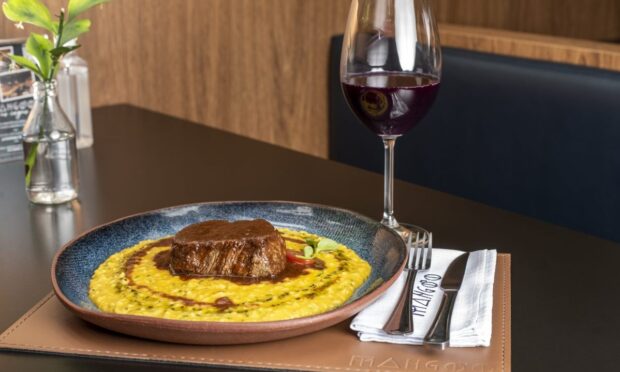Restaurante em festival gastronômico: cardápio de 1 prato, imagem ilustrativa