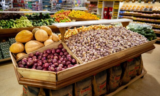IPCA de agosto: alimentação cai 0,34%, mas refeição fora de casa sobe, imagem ilustrativa