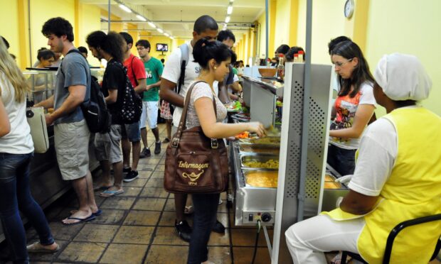 Preço da refeição sobe 0,49% em setembro, mostra IPCA, imagem ilustrativa